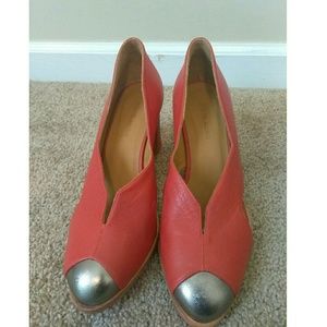 Eva Vs. Maria Toe-Capped Leather Pumps